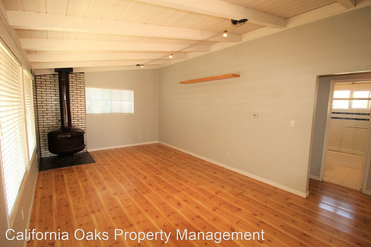 1063 & 1065 Montauk Lane - Photo 3 of 28