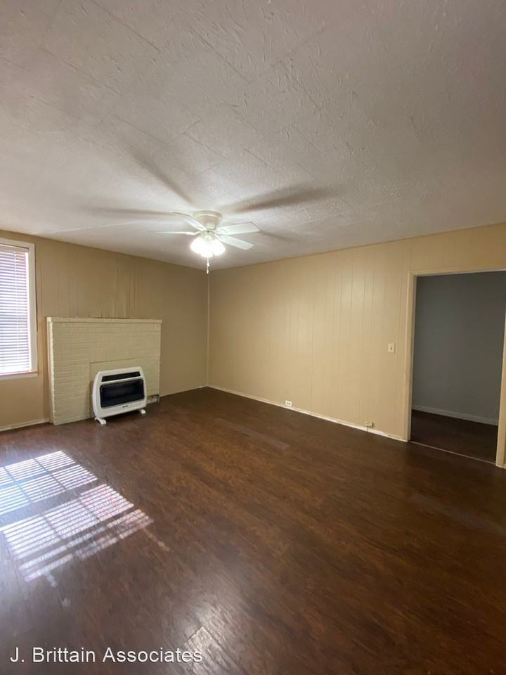 309 Francis St E - Photo 3 of 15