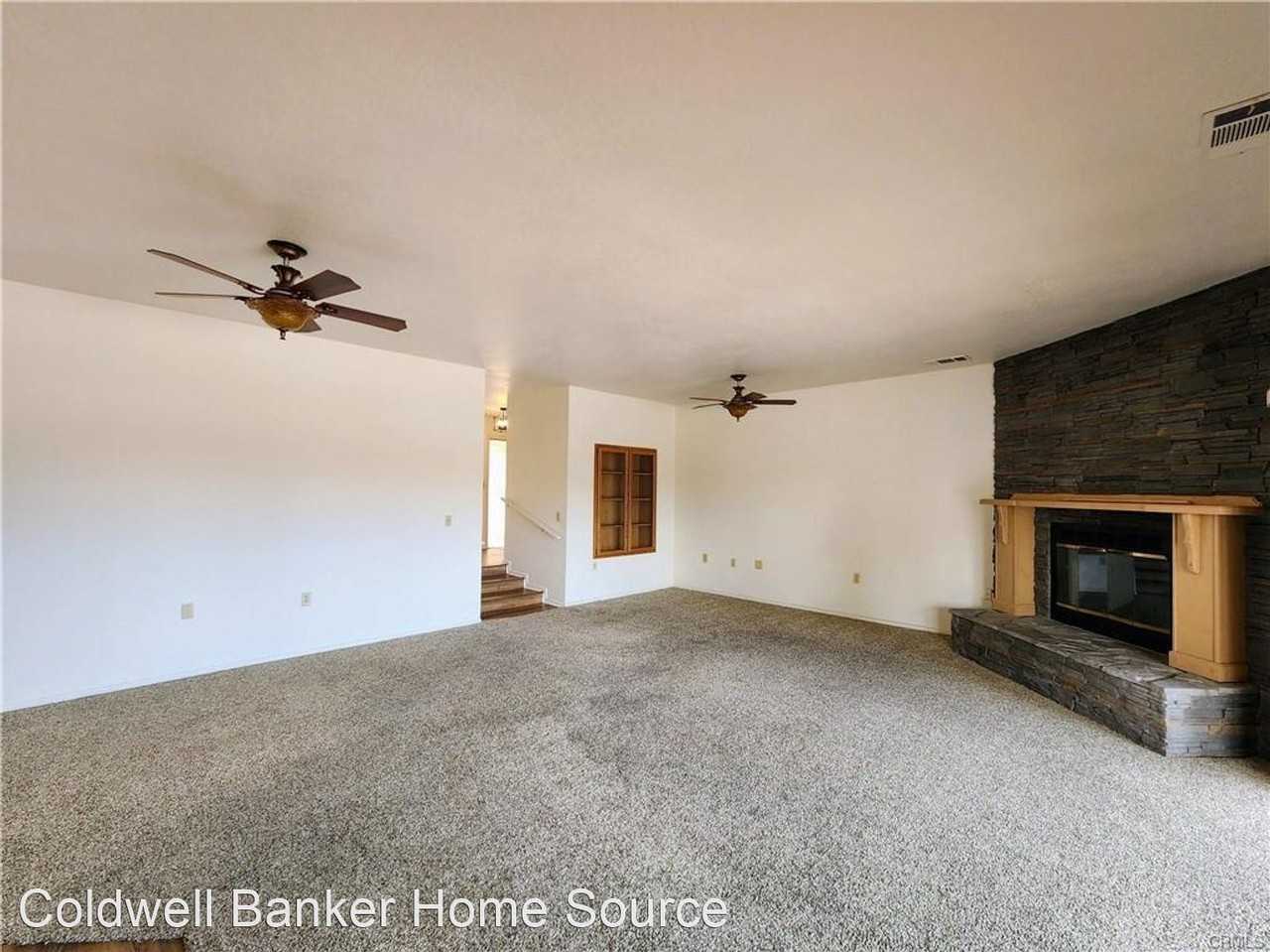 27975 Fairacres Ln - Photo 3 of 14