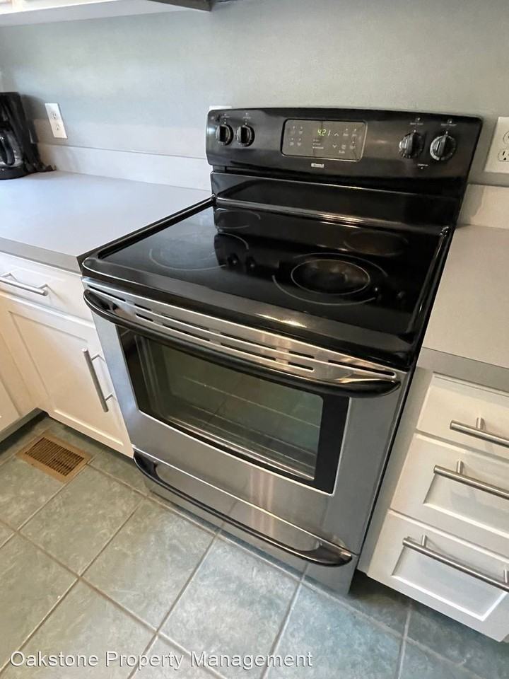 10125 Alden Rd - Photo 2 of 12