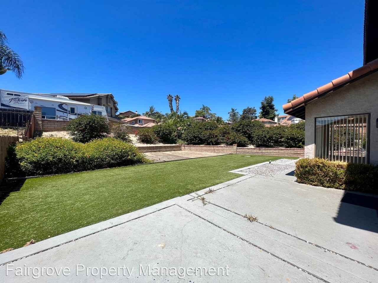 1033 Paseo Entrada - Photo 3 of 23