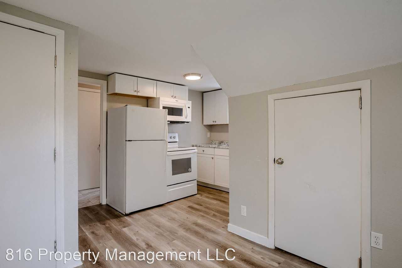 708 S Logan Ave - Photo 3 of 10