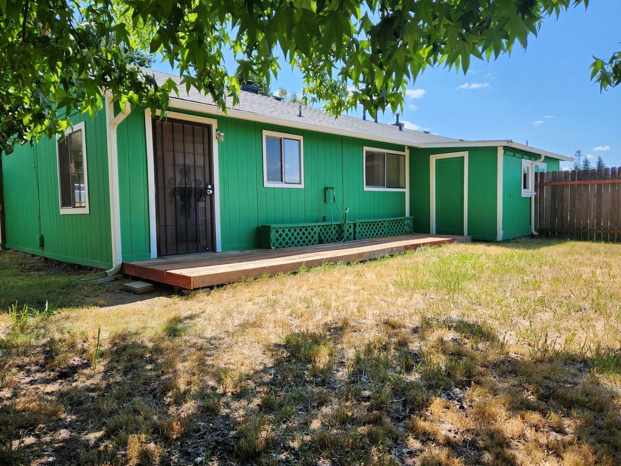 3329 Ward Ave - Photo 3 of 38