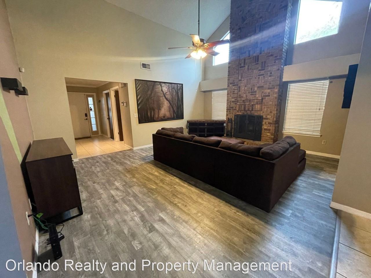 3415 Chatsworth Ln - Photo 3 of 11