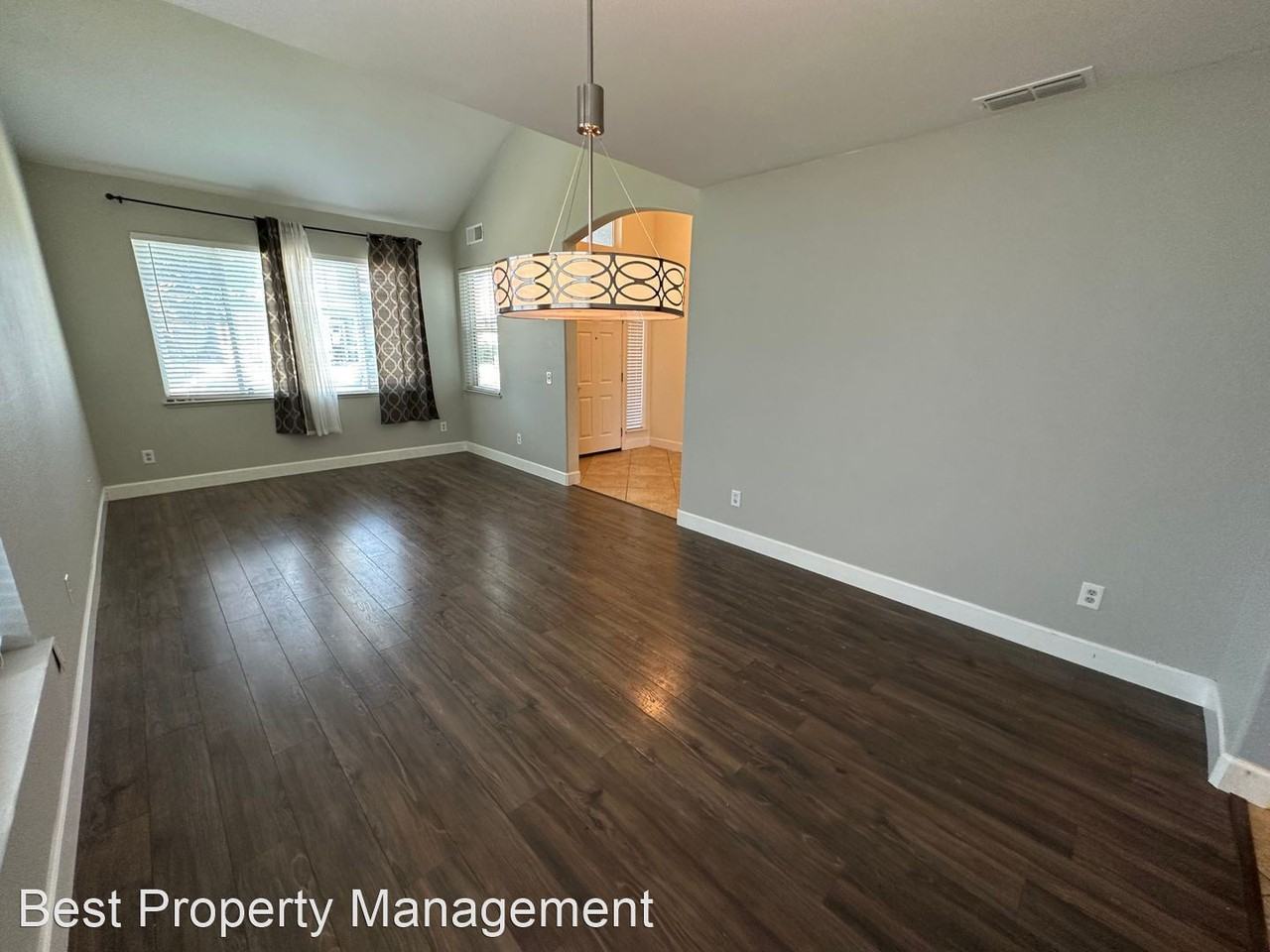 1554 Tanya Ln - Photo 3 of 24