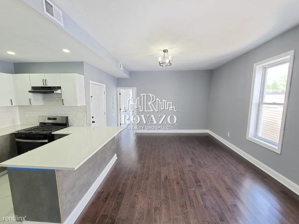 495 Clinton Ave - Photo 3 of 10