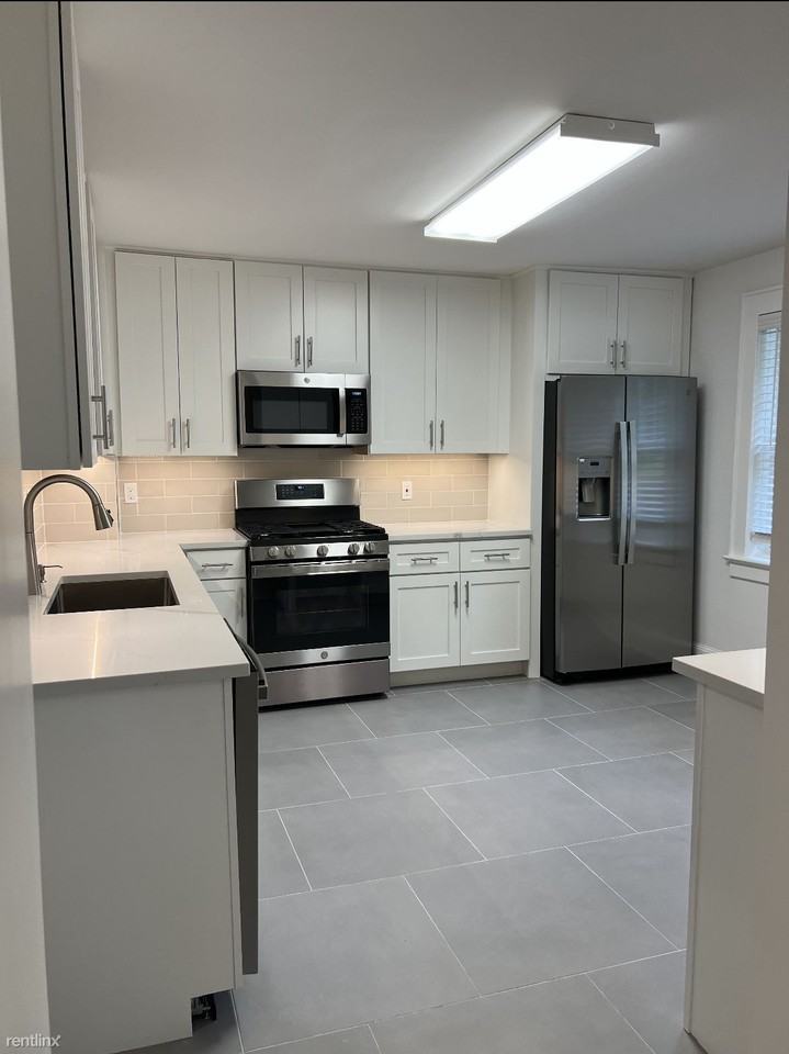 45 Bible St - Photo 3 of 12