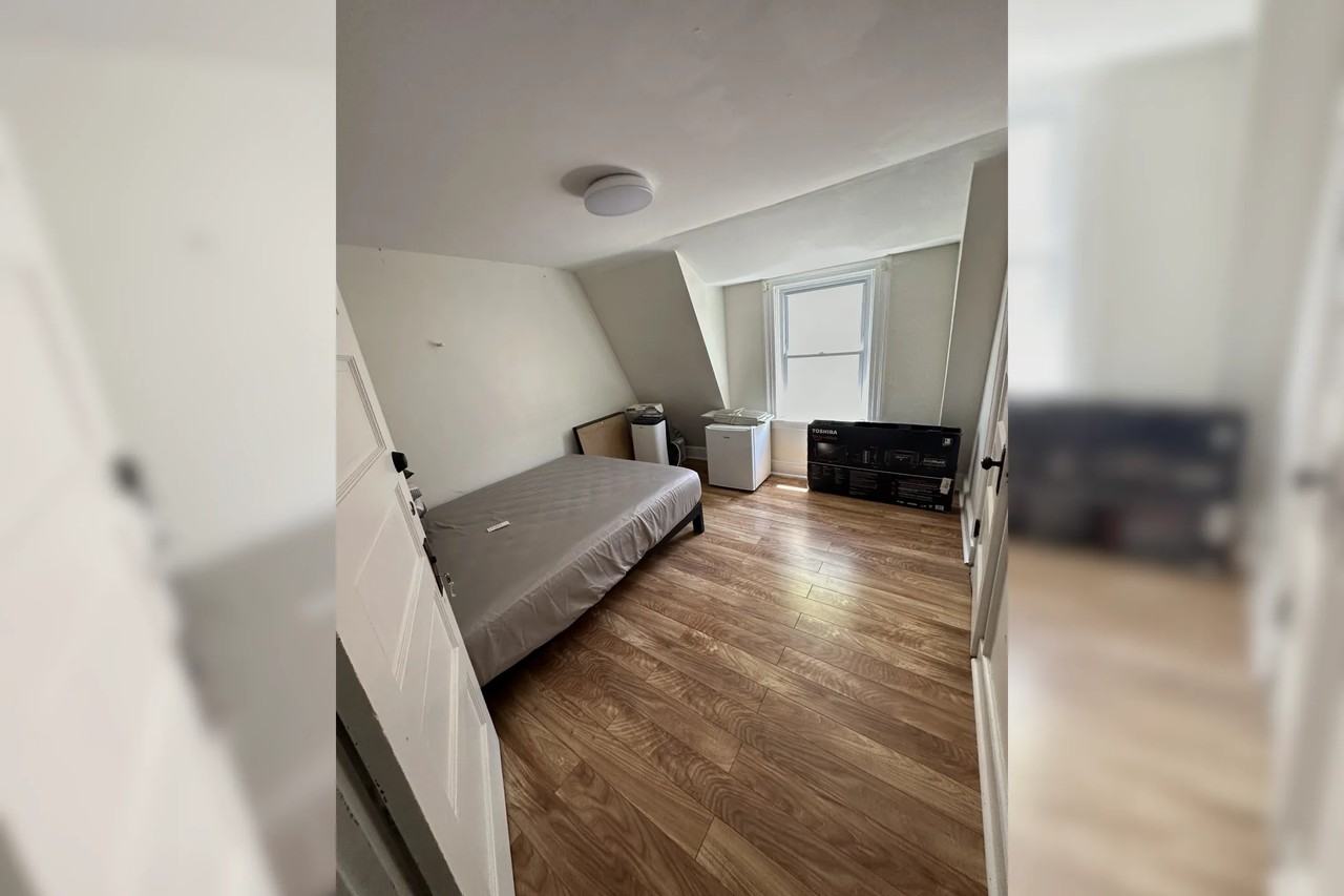 580 Hope St - Photo 3 of 9