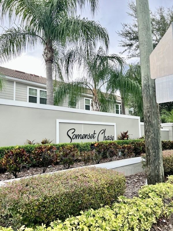 519 Glastonbury Drive - Photo 2 of 27