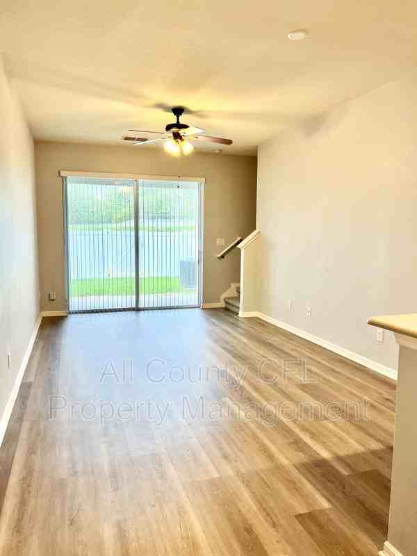 519 Glastonbury Drive - Photo 4 of 27