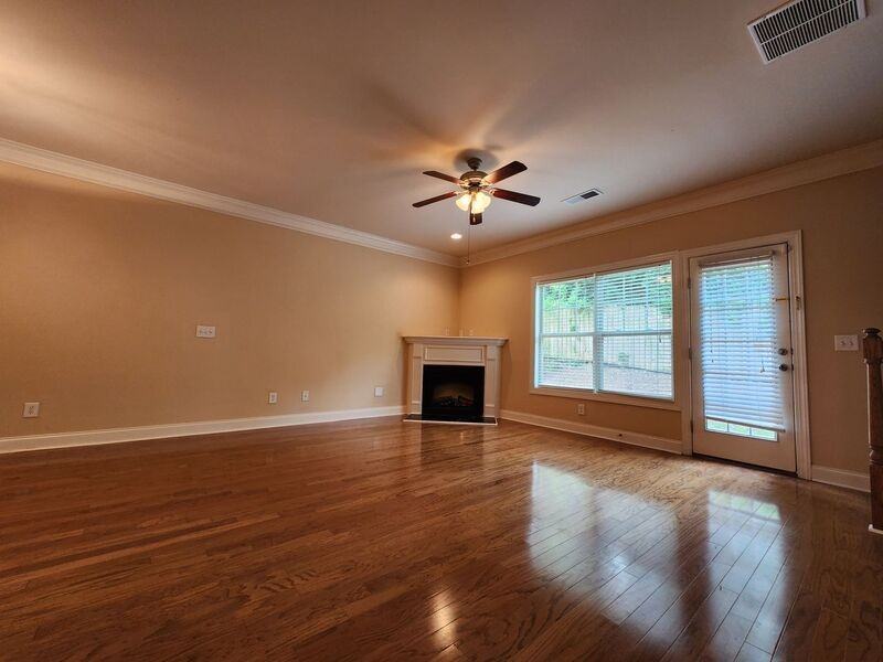 129 Townview Dr - Photo 2 of 30