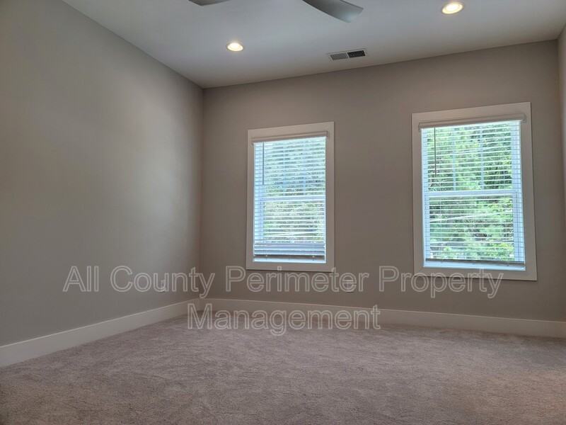 2475 Sycamore Rd Nw - Photo 5 of 15