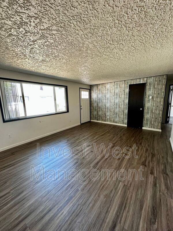 550 Ne Anderson St - Photo 2 of 10