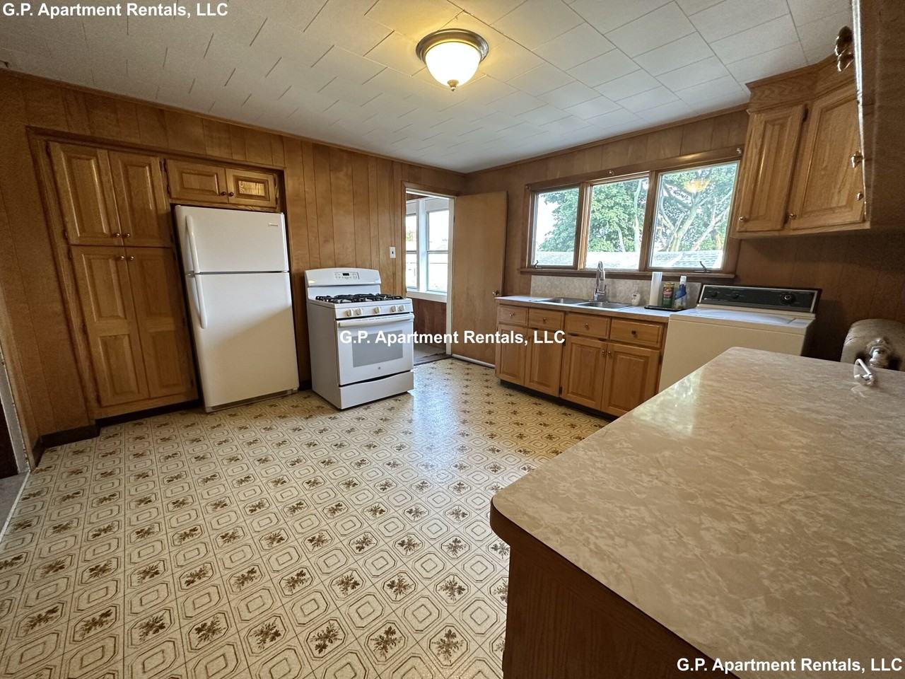 53 Winthrop St #2 - Photo 3 of 12