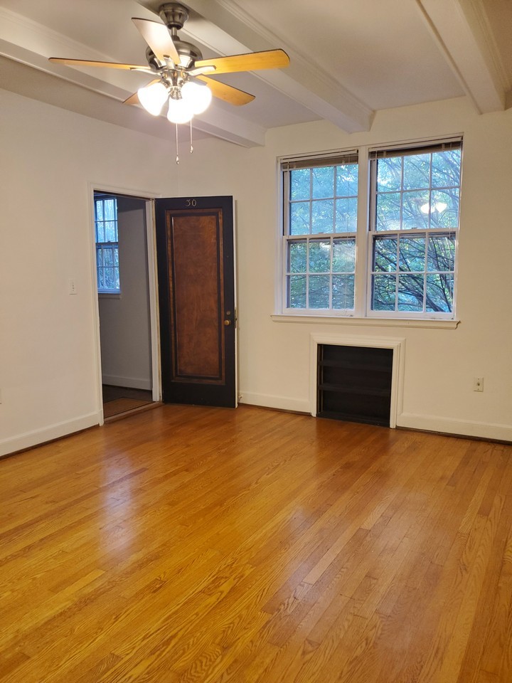 1310 Glade St #28 - Photo 3 of 13