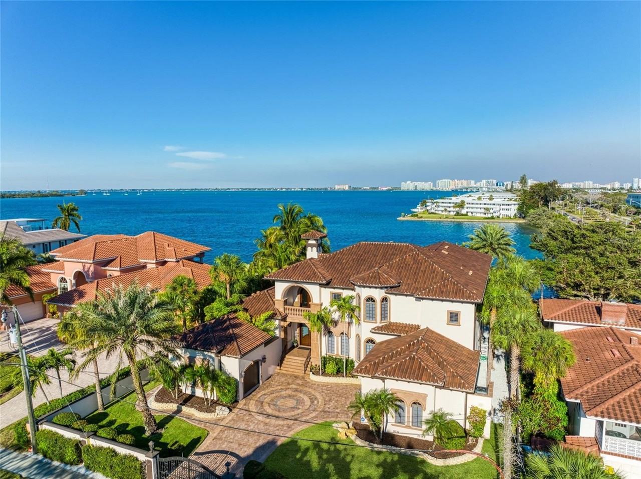 14 N Washington Dr - Photo 4 of 50