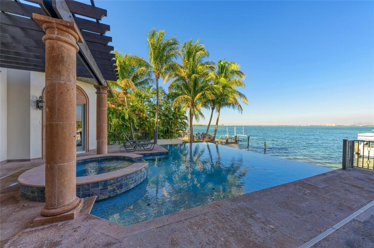 14 N Washington Dr - Photo 7 of 50