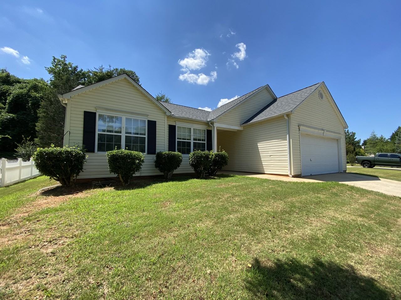 12 Appleton Ln - Photo 2 of 36