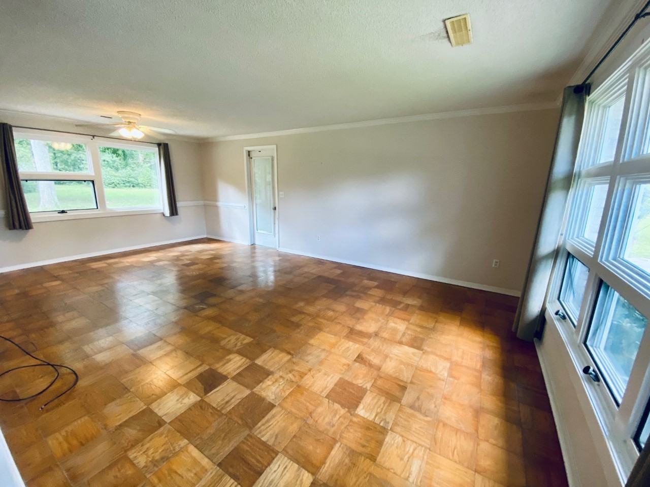 570 Juniper Dr - Photo 5 of 22