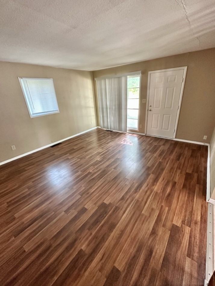5211 Mohawk Dr - Photo 2 of 17