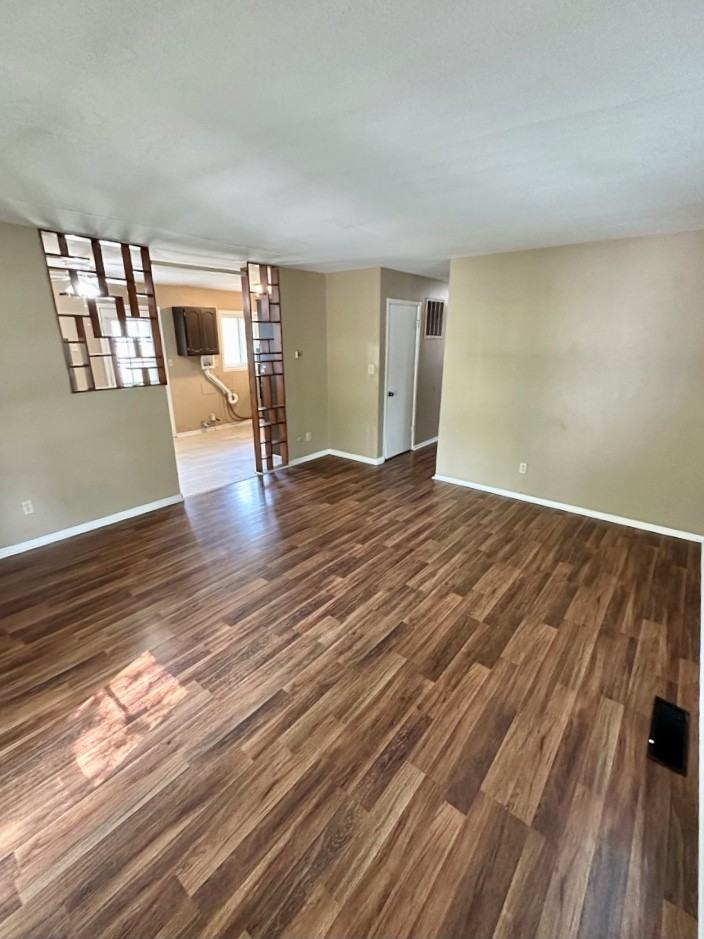 5211 Mohawk Dr - Photo 3 of 17