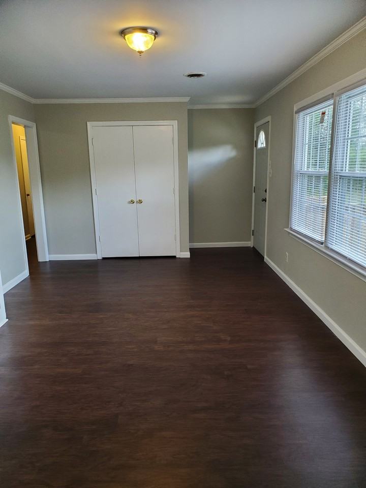 1199 Sunnyside Rd - Photo 3 of 8