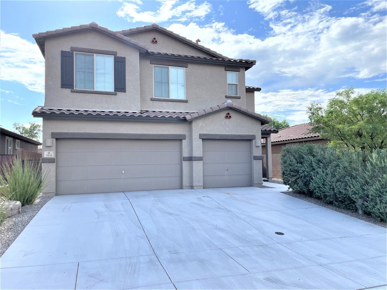 9450 N Andrina Dr - Photo 2 of 50