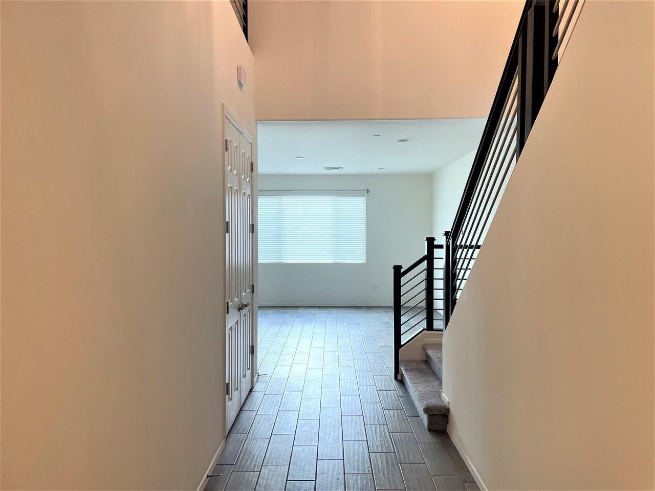 9450 N Andrina Dr - Photo 5 of 50