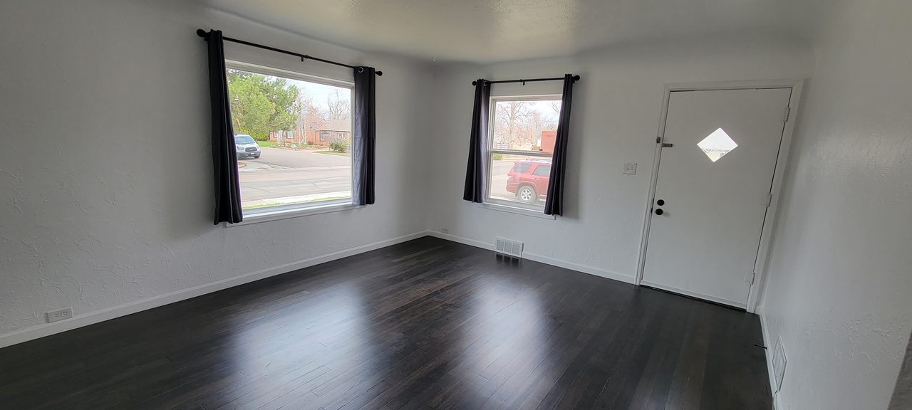 4701 S Pearl St - Photo 4 of 35
