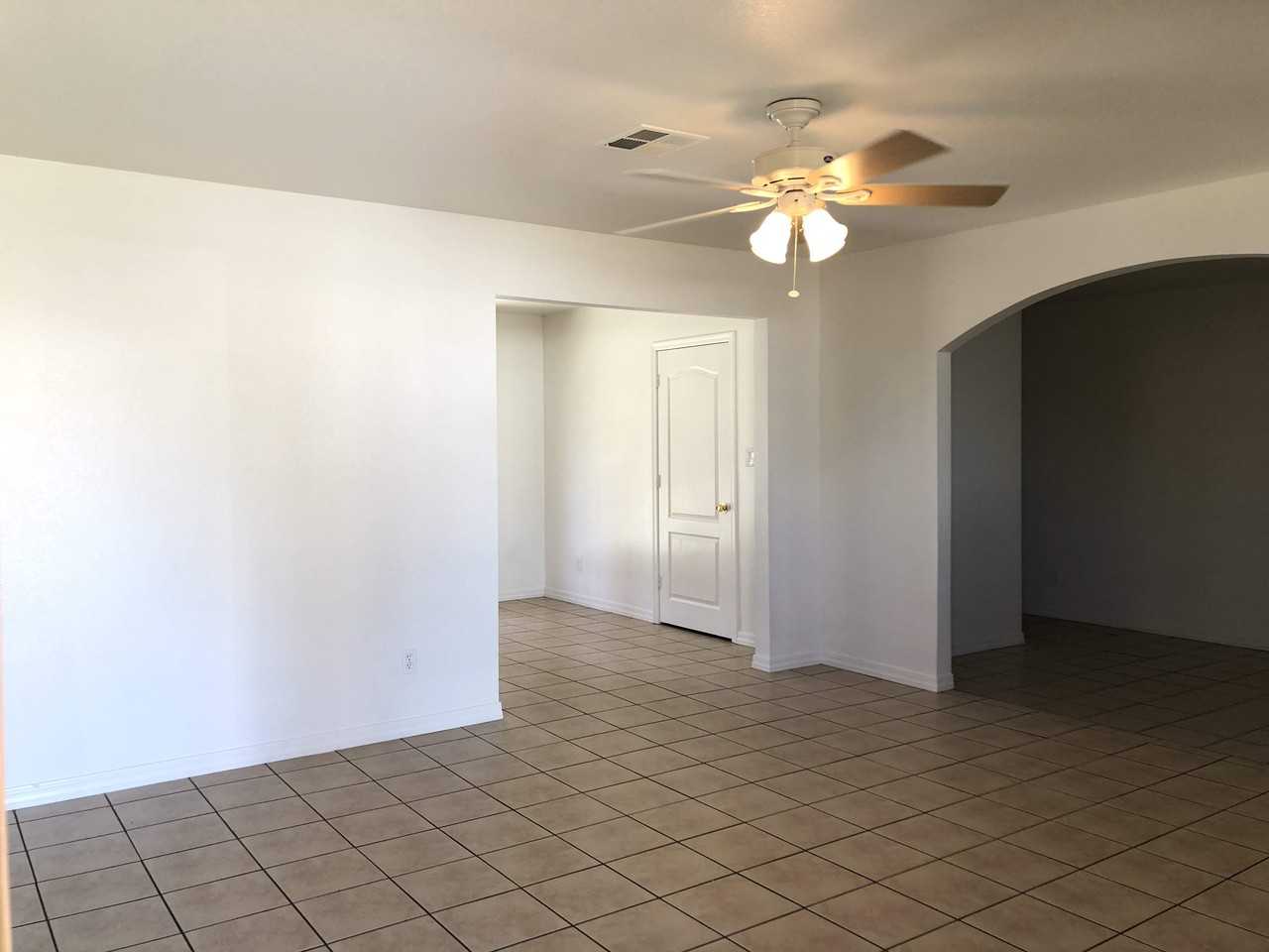 12602 N 38th Ave - Photo 2 of 23