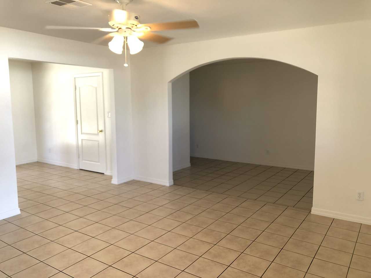 12602 N 38th Ave - Photo 3 of 23