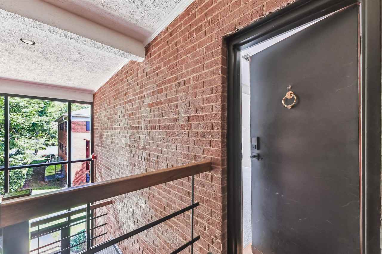 2702 Dartmouth Rd #7 - Photo 2 of 32