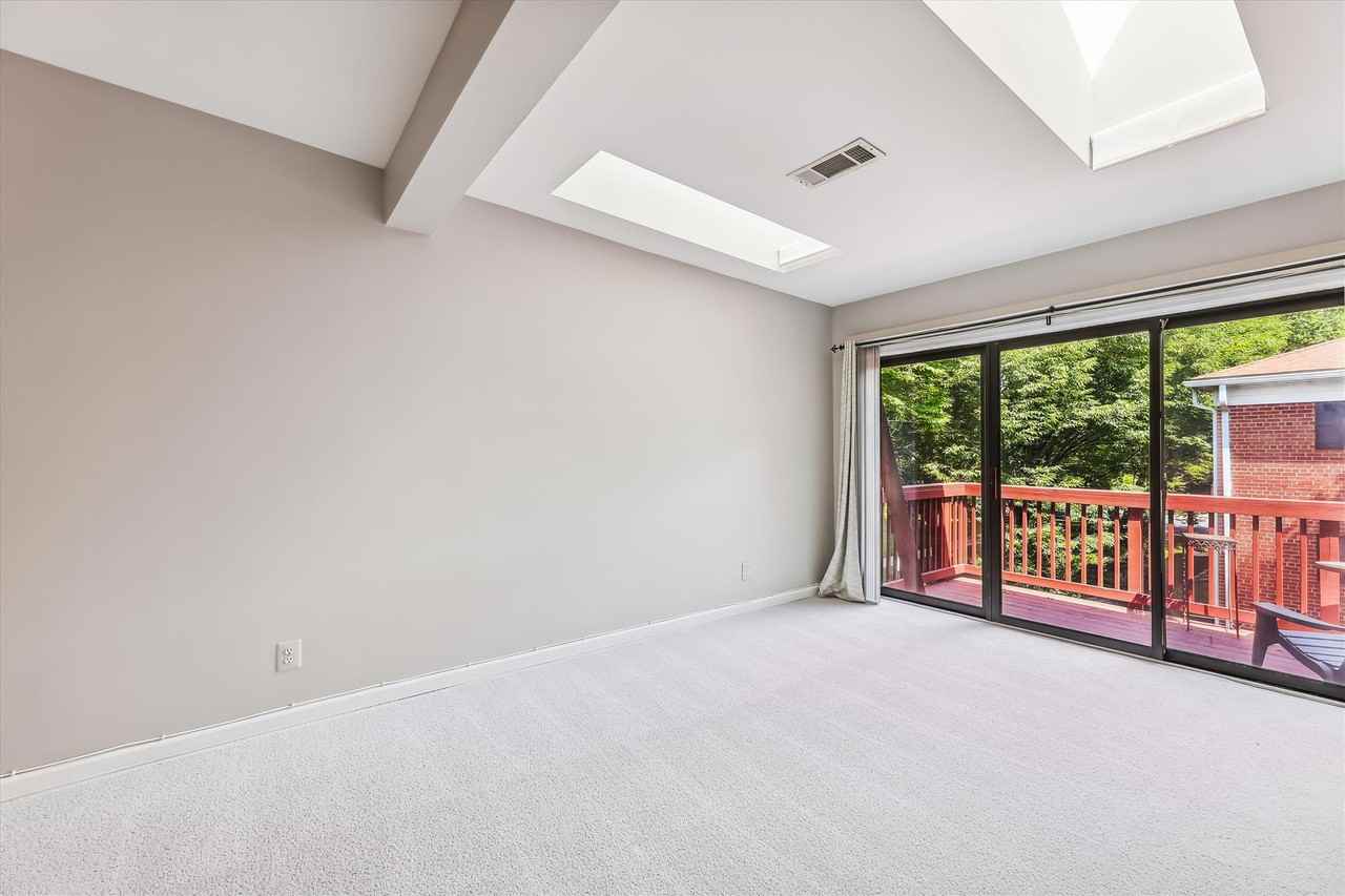 2702 Dartmouth Rd #7 - Photo 3 of 32