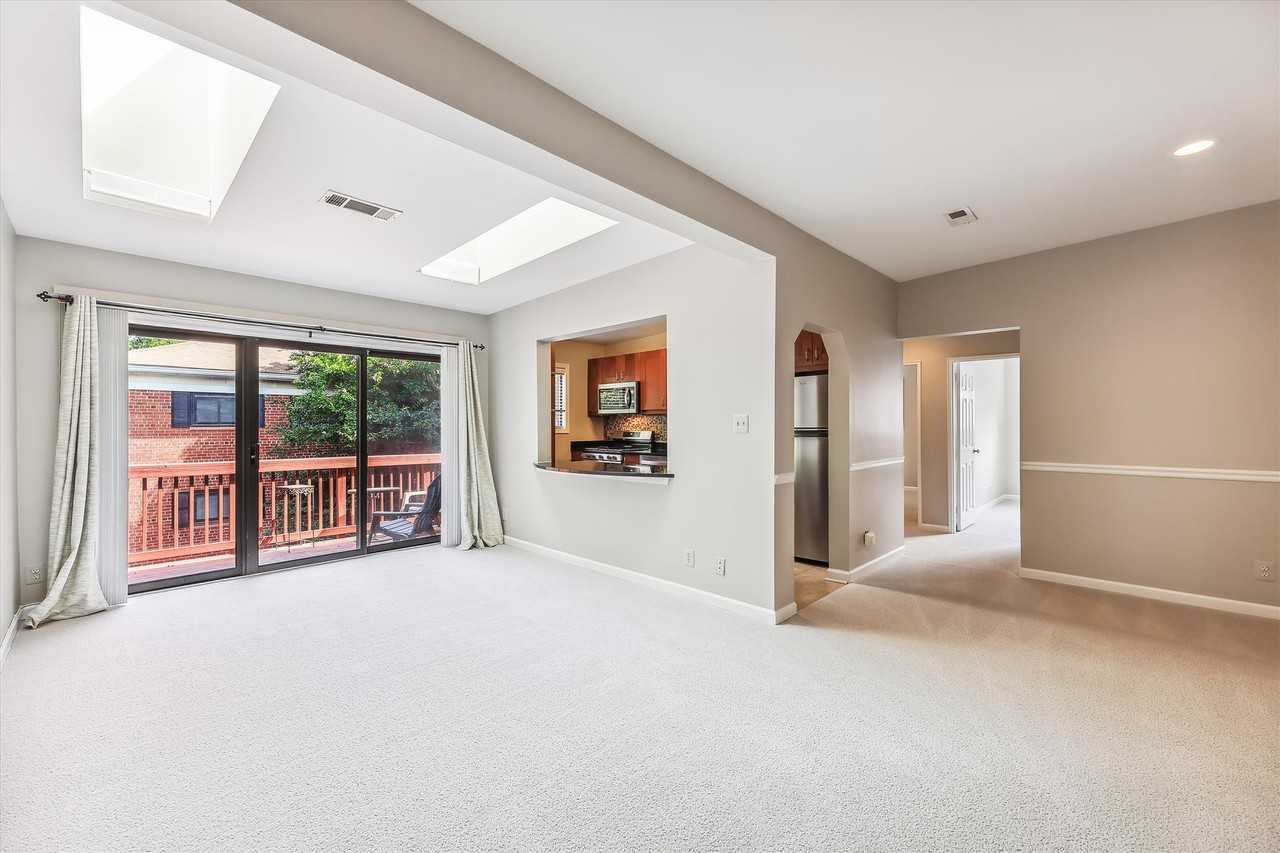 2702 Dartmouth Rd #7 - Photo 4 of 32