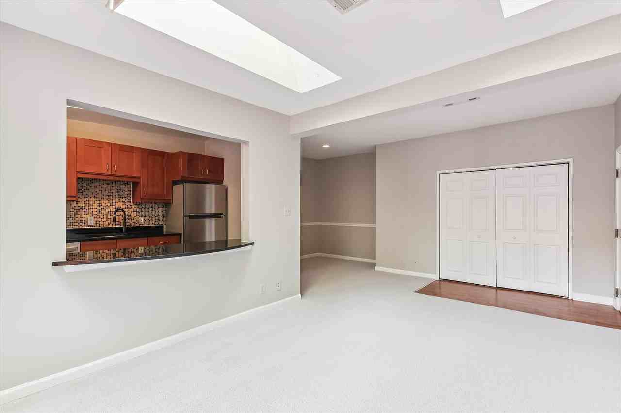 2702 Dartmouth Rd #7 - Photo 5 of 32