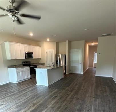 505 Masters Way - Photo 2 of 16