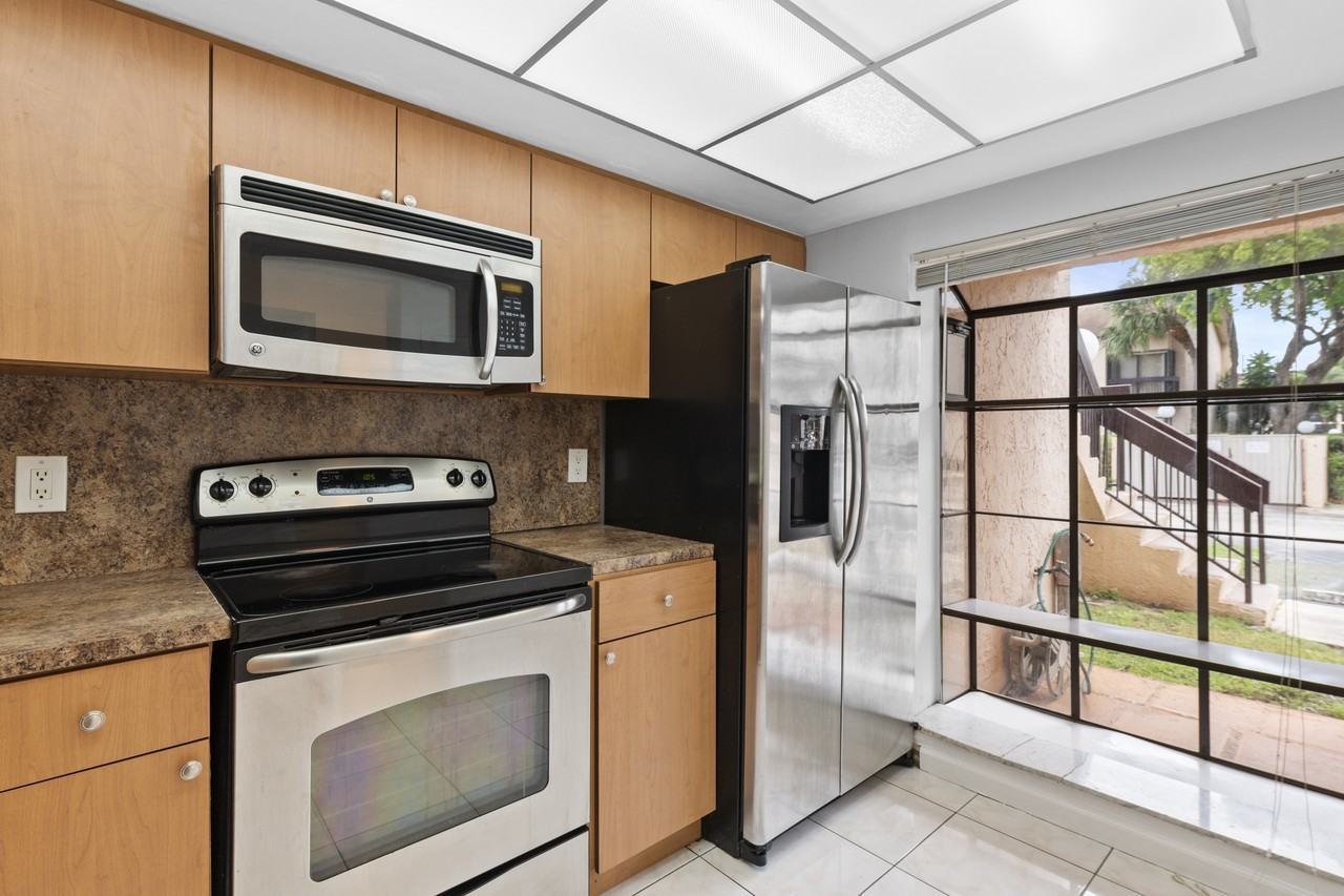 2355 Southwest 15th Street #075 - Photo 5 of 20