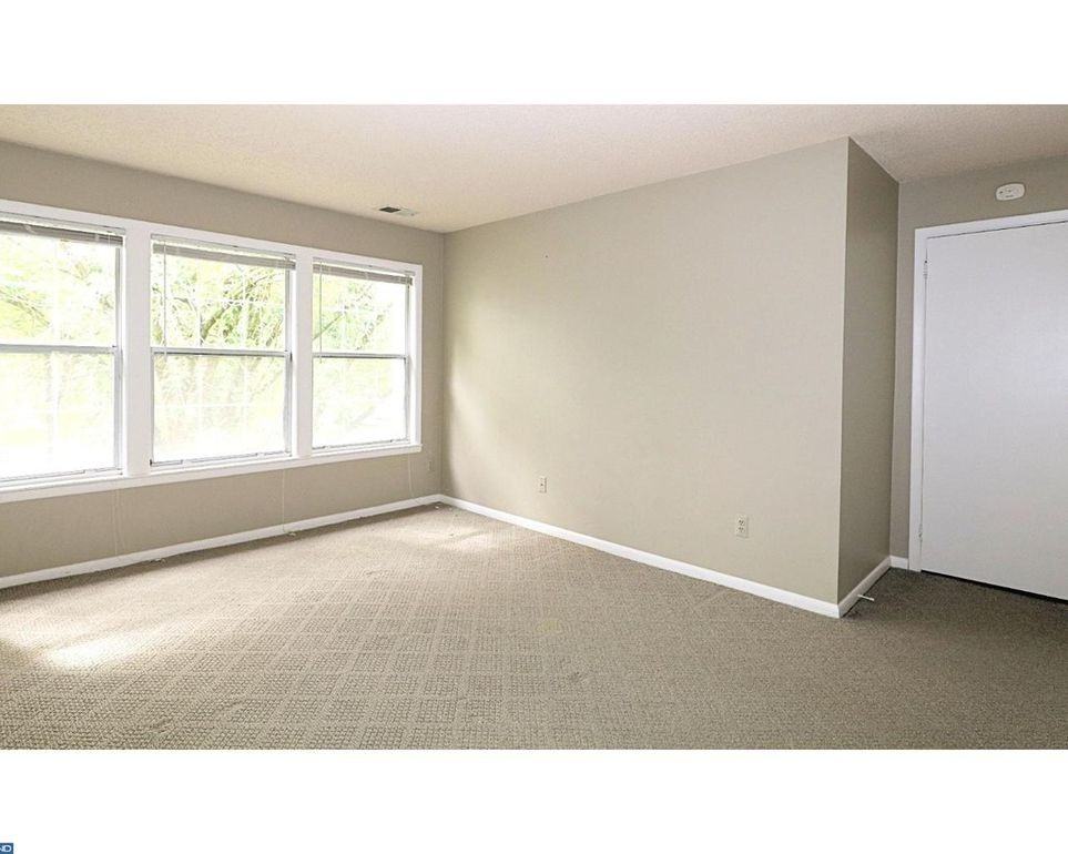 308 Trinity Court #10 - Photo 7 of 17