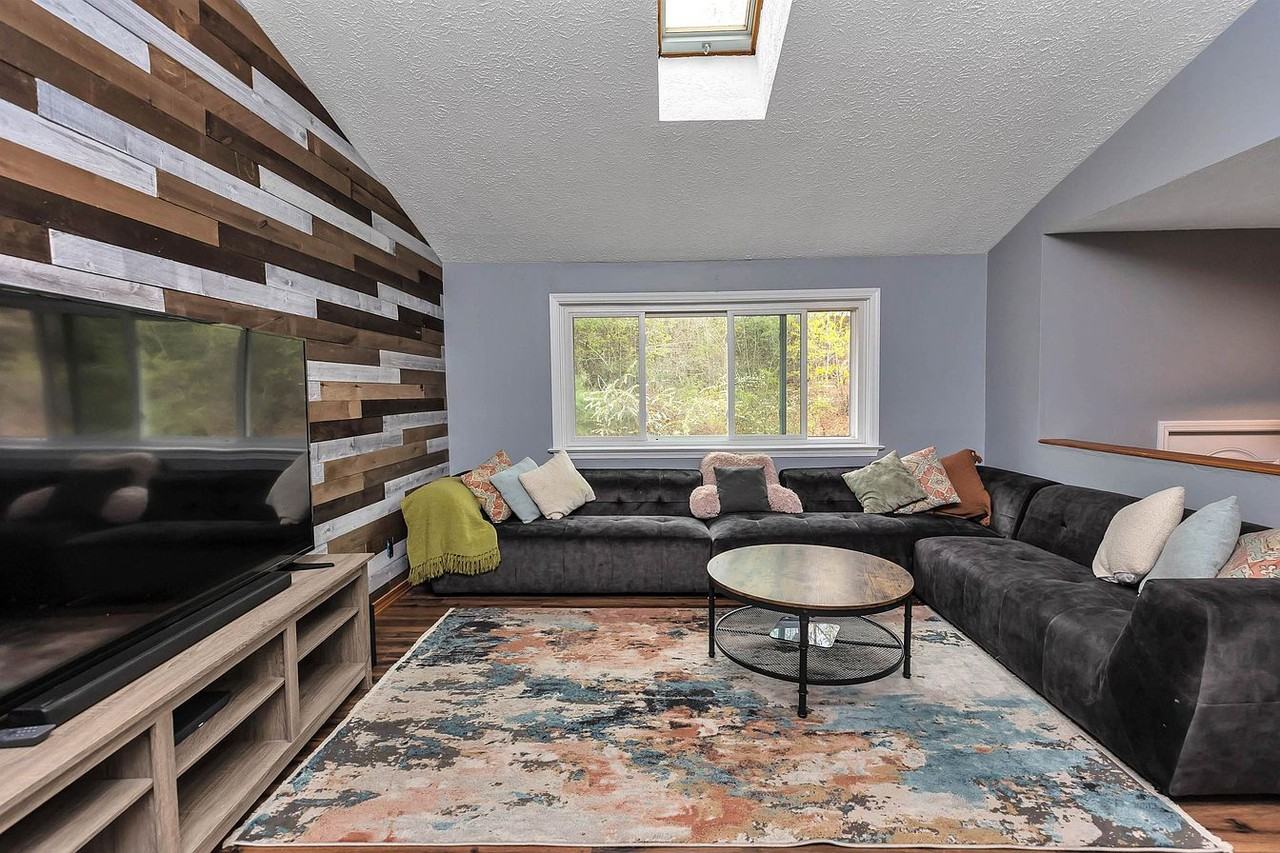19 Hoyt St #NA - Photo 3 of 9