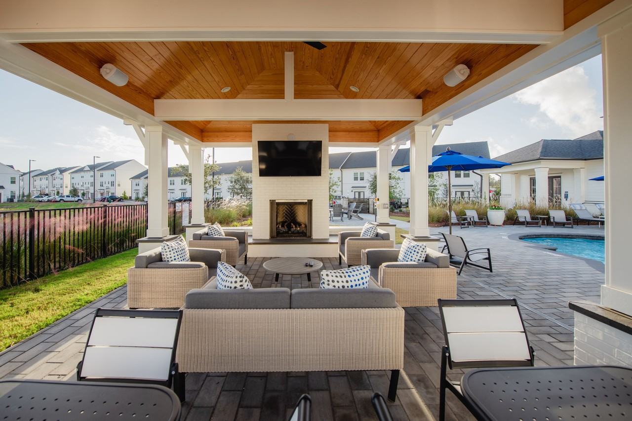 Hawthorne at the Pointe - Photo 5 of 37