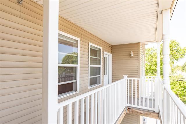 305 Taylor St - Photo 3 of 17