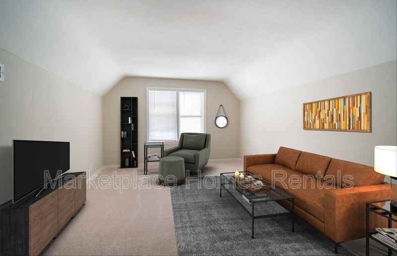 4302 N 63rd St Uppr - Photo 2 of 12