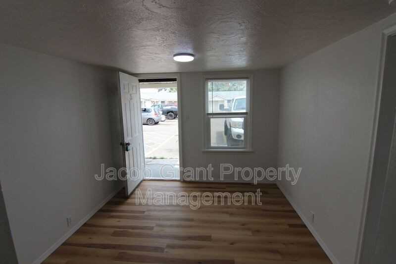 4719 Yellowstone Ave #17 - Photo 2 of 8