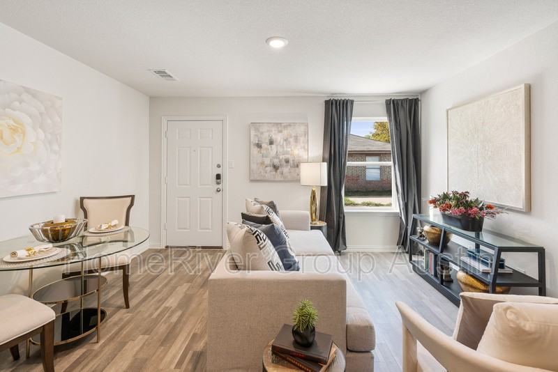 804 Earle Ave #A - Photo 3 of 17