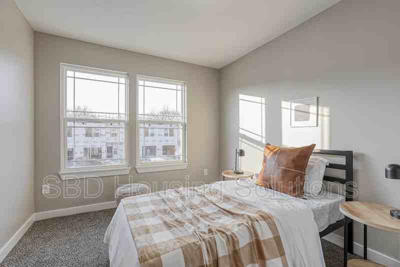 2924 S Harvard Ave #D - Photo 6 of 9