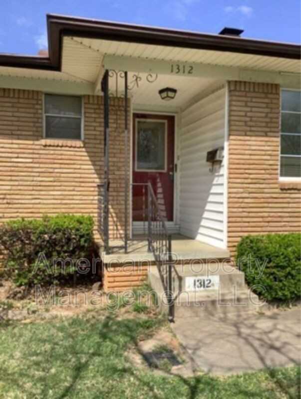 1312 N Garfield Ave - Photo 3 of 26