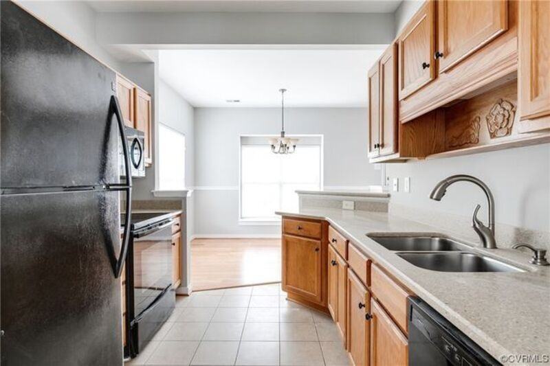 5500 Millstream Ln - Photo 6 of 12
