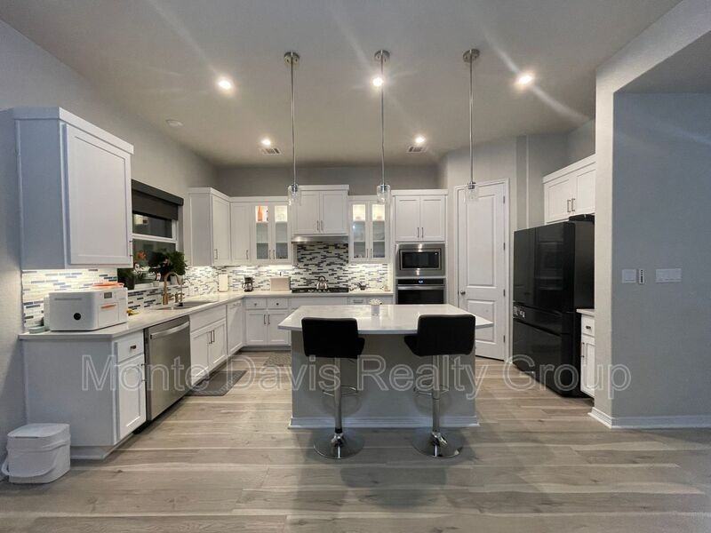 439 Painted Creek Way - Photo 2 of 36