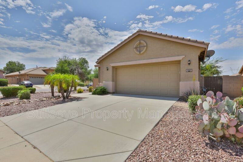 11547 E Sylvan Ave - Photo 3 of 28