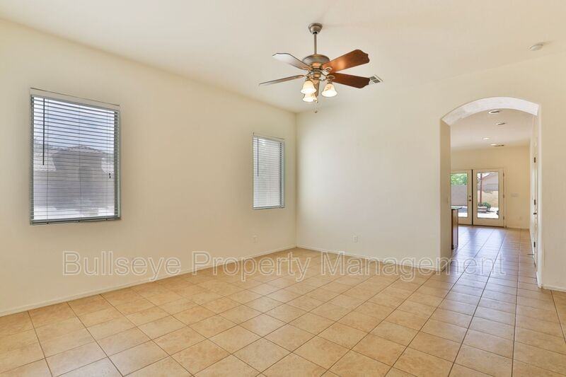 11547 E Sylvan Ave - Photo 5 of 28